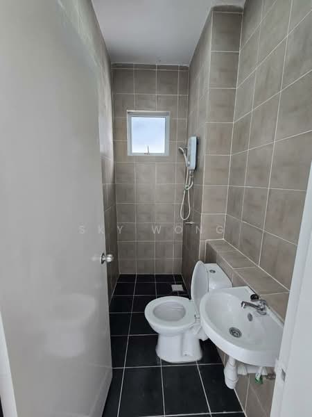 Kondominium untuk Disewa di Pangsapuri D'Ruby - Sky Wong - Bathroom - PropertyGuru.com.my