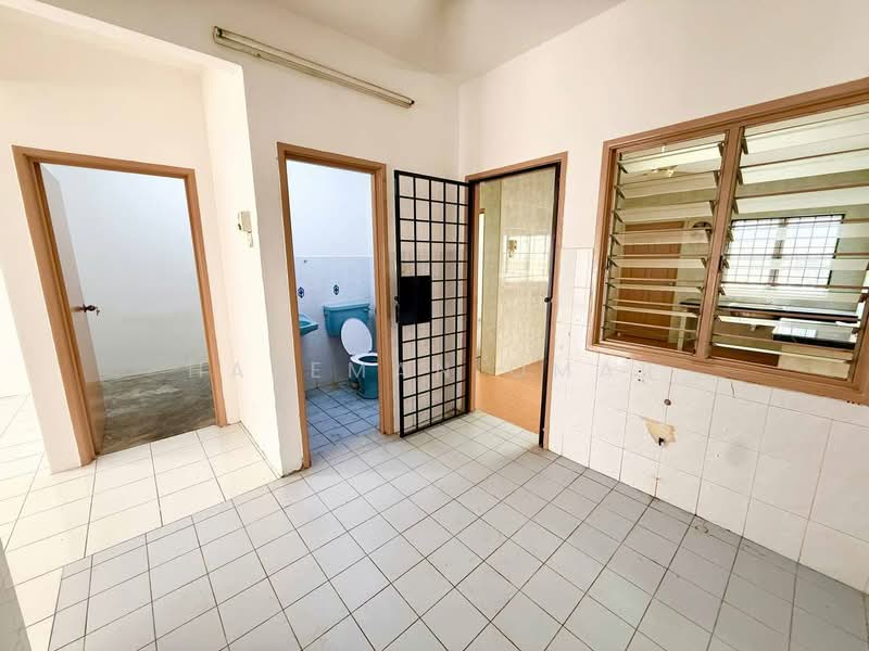 Rumah Teres 2-Tingkat untuk Dijual di Taman Impian Indah (Sungai Buloh) - Hazeman Omar - Bathroom - PropertyGuru.com.my
