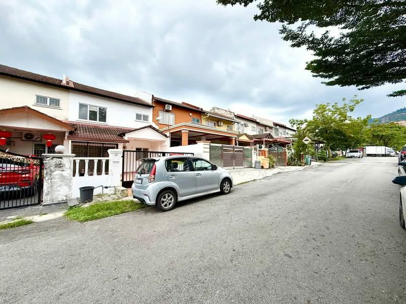 Rumah Teres 2-Tingkat untuk Dijual di Taman Impian Indah (Sungai Buloh) - Hazeman Omar - Exterior - PropertyGuru.com.my