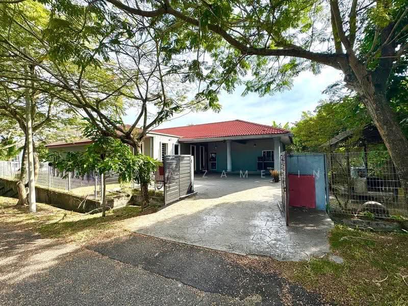 Bungalow House for Sale in Kota Perdana (Seri Kembangan) - Adzura Zamedin - Exterior - PropertyGuru.com.my
