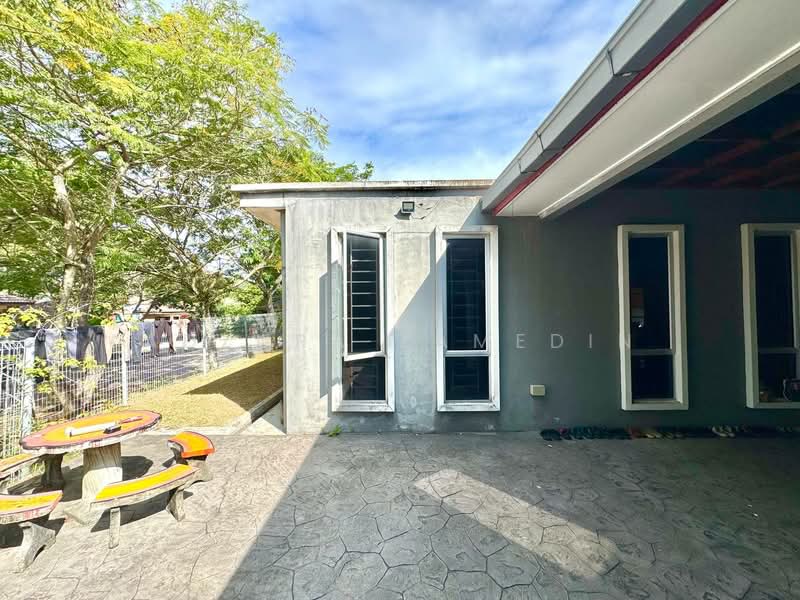 Bungalow House for Sale in Kota Perdana (Seri Kembangan) - Adzura Zamedin - Exterior - PropertyGuru.com.my