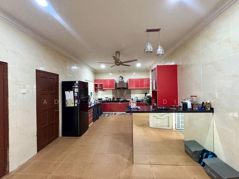 Bungalow House for Sale in Kota Perdana (Seri Kembangan) - Adzura Zamedin - Kitchen - PropertyGuru.com.my