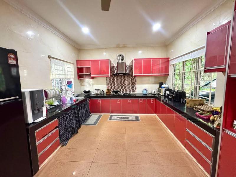 Bungalow House for Sale in Kota Perdana (Seri Kembangan) - Adzura Zamedin - Kitchen - PropertyGuru.com.my