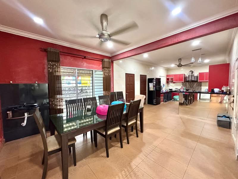 Bungalow House for Sale in Kota Perdana (Seri Kembangan) - Adzura Zamedin - Dining Room - PropertyGuru.com.my