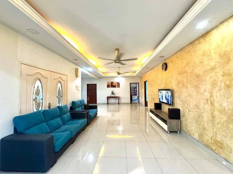Bungalow House for Sale in Kota Perdana (Seri Kembangan) - Adzura Zamedin - Living Room - PropertyGuru.com.my