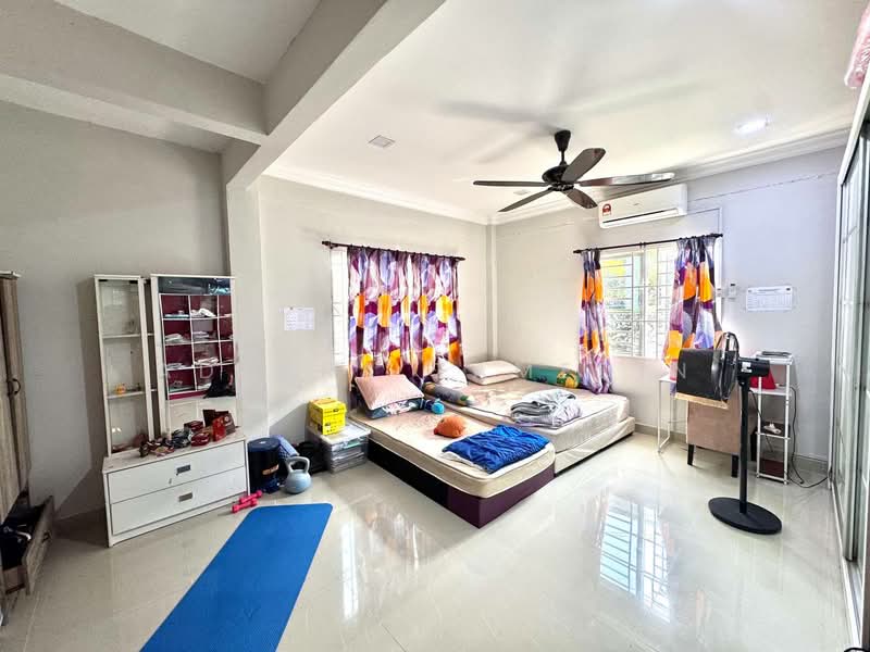 Bungalow House for Sale in Kota Perdana (Seri Kembangan) - Adzura Zamedin - Bedroom - PropertyGuru.com.my