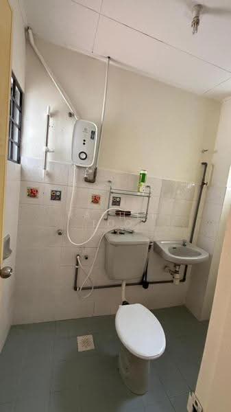 2-storey Terraced House for Sale in Usj 11 (Subang Jaya) - Rachel Too - Bathroom - PropertyGuru.com.my