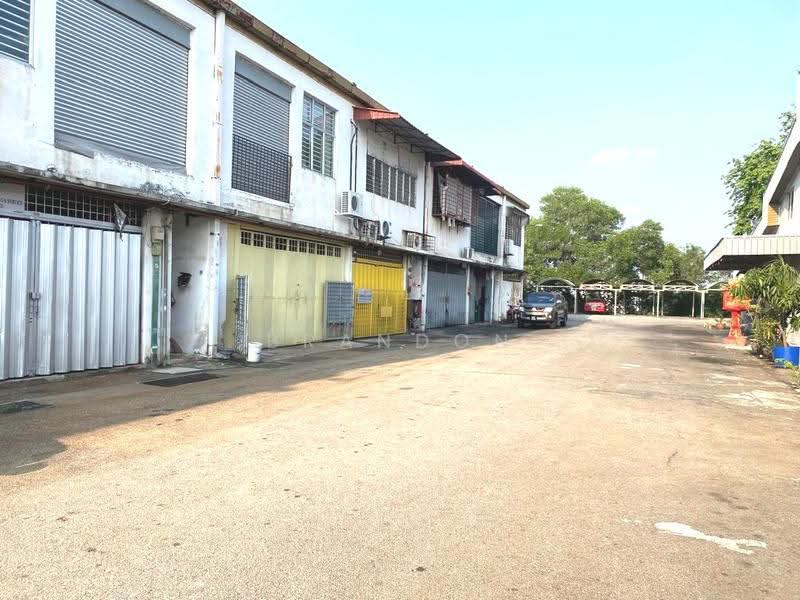 Factory for Rent in Taman Perindustrian Bukit Serdang (Seri Kembangan) - Brandon Yee - Exterior - PropertyGuru.com.my