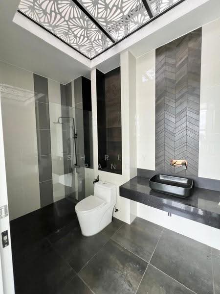 Semi-Detached House for Sale in Setia Tropika (Johor Bahru) - Shirley Pang - Bathroom - PropertyGuru.com.my