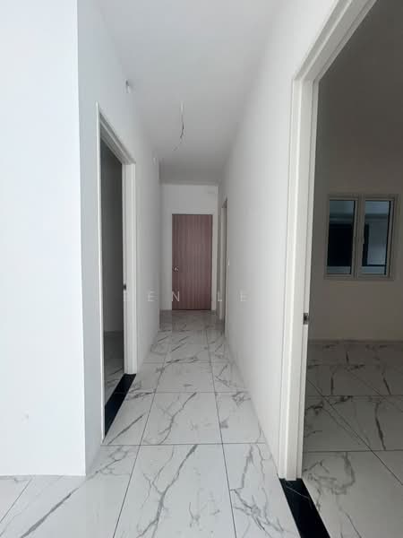 Kondominium untuk Dijual di QuayWest Residence - Ben Lee - Corridor - PropertyGuru.com.my