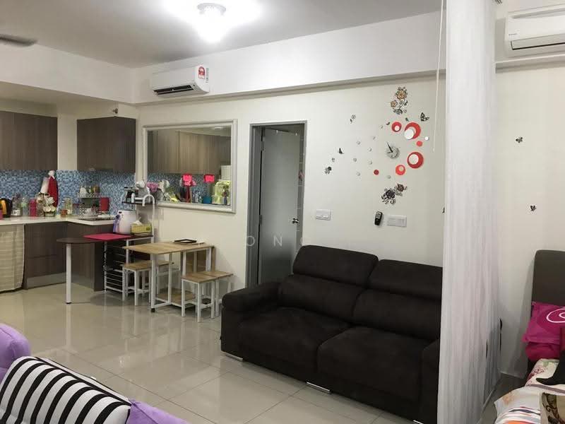 Kediaman Servis untuk Dijual di HYVE - Yeong . - Living Room - PropertyGuru.com.my