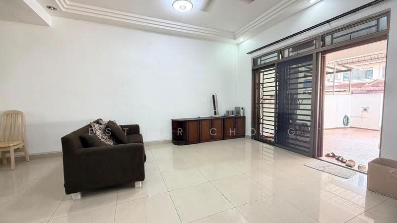 2-storey Terraced House for Sale in Taman Mount Austin (Tebrau) - Esther Chong - Living Room - PropertyGuru.com.my