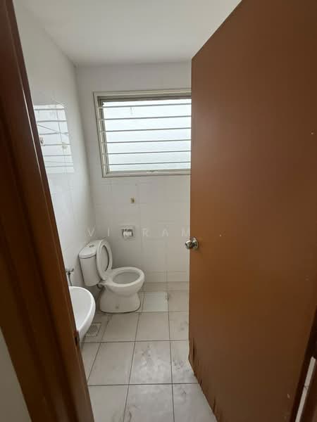 Rumah Kluster untuk Disewa di Taman Anggun (Rawang) - Vikram . - Bathroom - PropertyGuru.com.my