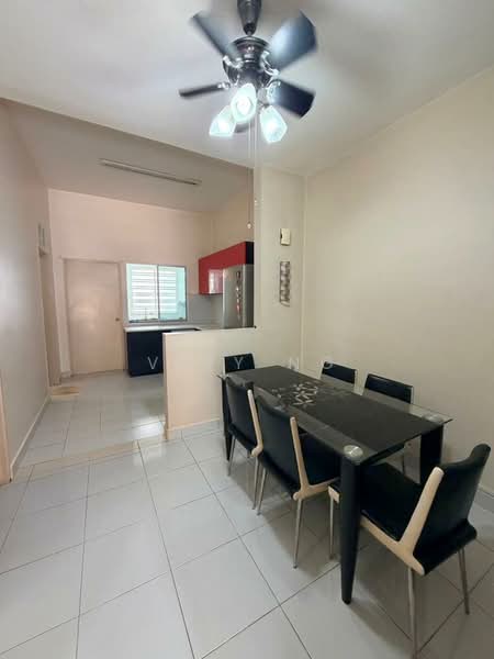 Rumah Teres 2-Tingkat untuk Disewa di Taman Seri Austin (Tebrau) - Vivy Ng - Kitchen - PropertyGuru.com.my