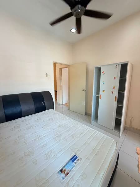 Rumah Teres 2-Tingkat untuk Disewa di Taman Seri Austin (Tebrau) - Vivy Ng - Bedroom - PropertyGuru.com.my