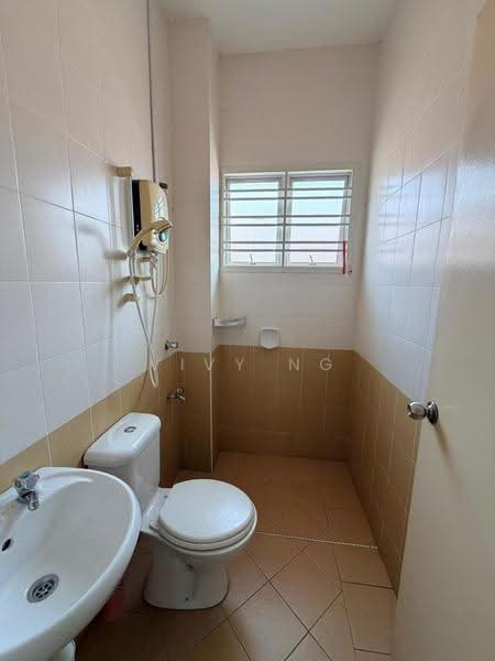Rumah Teres 2-Tingkat untuk Disewa di Taman Seri Austin (Tebrau) - Vivy Ng - Bathroom - PropertyGuru.com.my