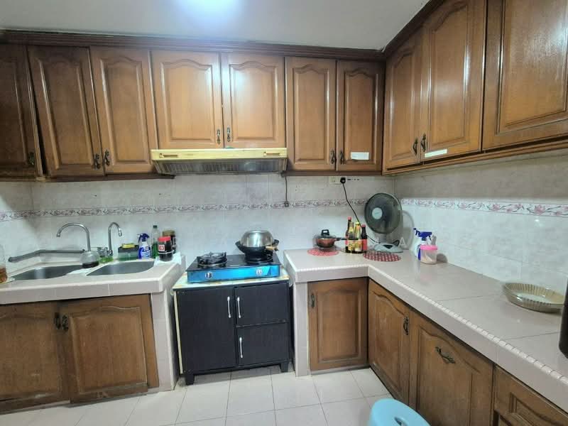 Rumah Kluster untuk Dijual di Shah Alam (Selangor) - Nur Alia Omar - Kitchen - PropertyGuru.com.my
