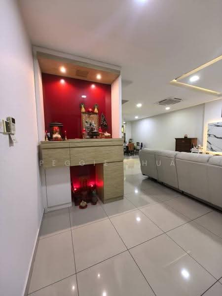 2-storey Terraced House for Sale in Taman Desa Botani (Batu Pahat) - Peggie Chua - Living Room - PropertyGuru.com.my