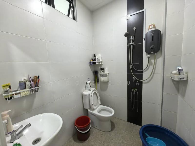 2-storey Terraced House for Sale in Taman Desa Botani (Batu Pahat) - Peggie Chua - Bathroom - PropertyGuru.com.my