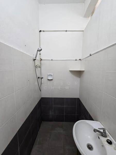 Rumah Teres 2-Tingkat untuk Dijual di Gelugor (Penang) - Alisson Chew - Bathroom - PropertyGuru.com.my