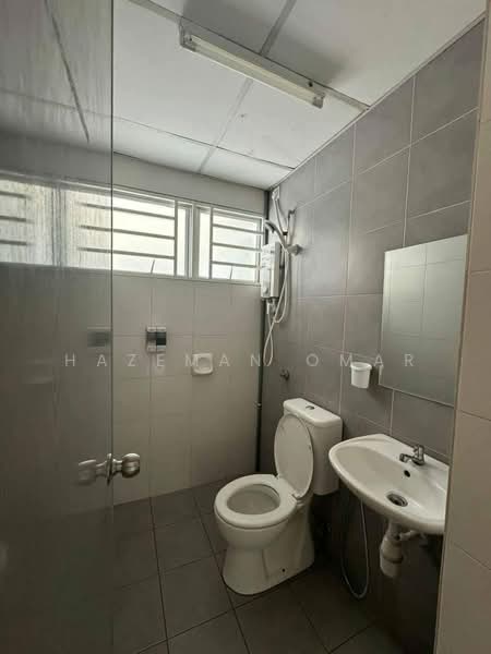 Apartment for Sale at Residensi Warnasari 2 - Hazeman Omar - Bathroom - PropertyGuru.com.my