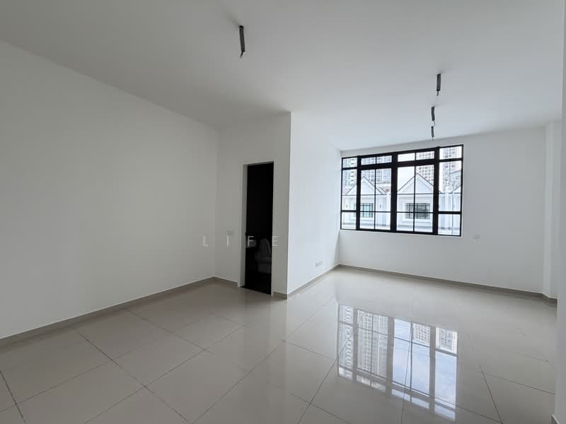 Rumah Teres 2-Tingkat untuk Disewa di Bandar Seri Alam (Masai) - Lifen . - Living Room - PropertyGuru.com.my
