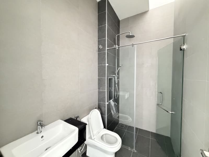 Rumah Teres 2-Tingkat untuk Disewa di Bandar Seri Alam (Masai) - Lifen . - Bathroom - PropertyGuru.com.my