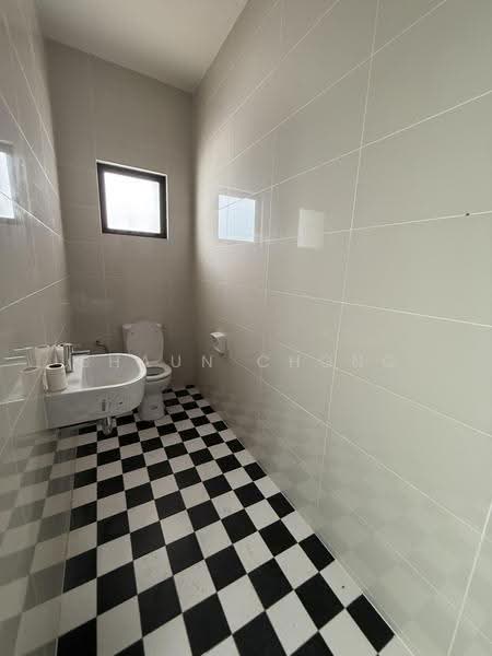 Office for Rent in Beranang (Selangor) - Shaun Chong - Bathroom - PropertyGuru.com.my