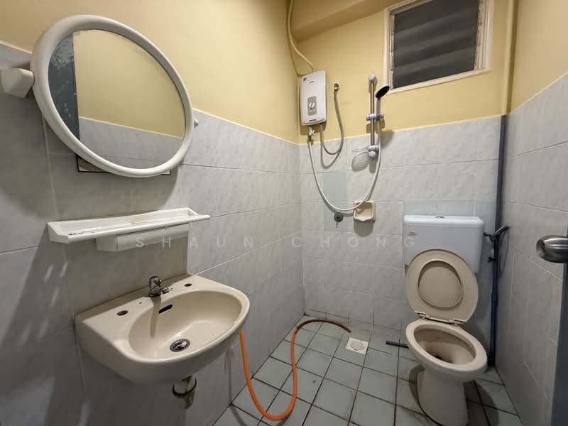 Kondominium untuk Disewa di Green Acre - Shaun Chong - Bathroom - PropertyGuru.com.my