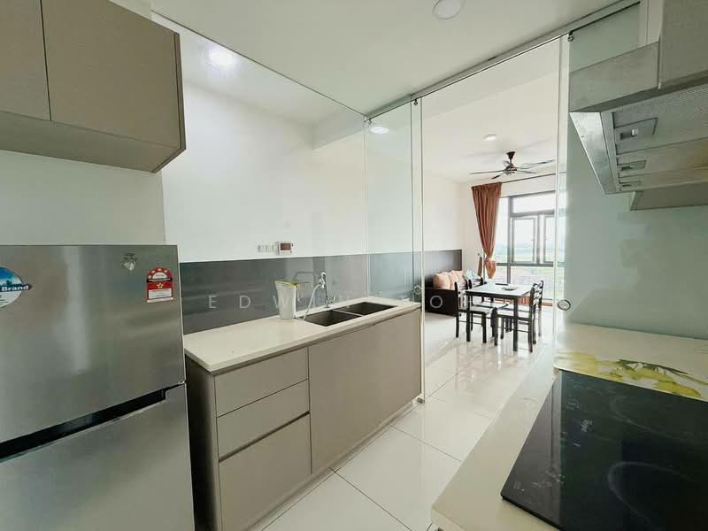 Service Residence for Sale at Crescent Bay Suites (Teluk Bayu) - Edwin Toh - Kitchen - PropertyGuru.com.my