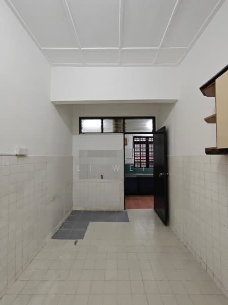 1.5-storey Terraced House for Rent in Taman Molek (Johor Bahru) - Li Wei - PropertyGuru.com.my