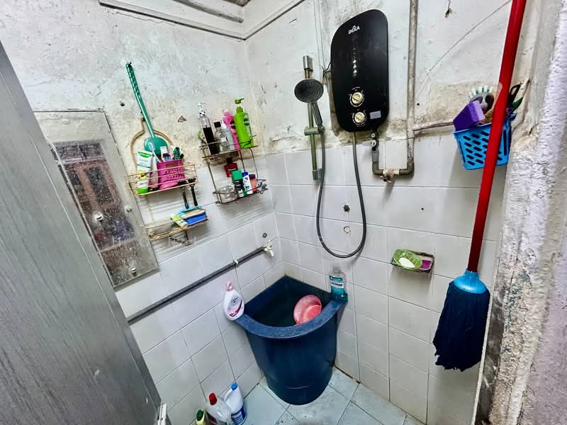 Rumah Teres 1.5-Tingkat untuk Dijual di Taman Setapak (Setapak) - Thoriq Suparman - Bathroom - PropertyGuru.com.my