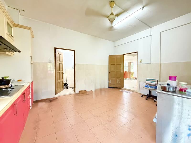 Bungalow House for Sale in Kajang (Selangor) - Muin Mn - Kitchen - PropertyGuru.com.my
