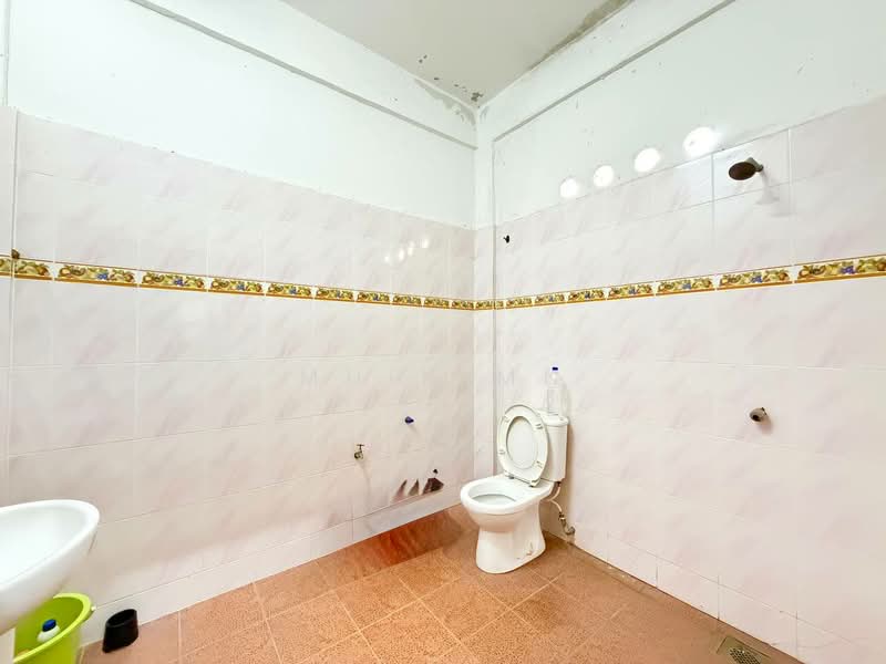 Bungalow House for Sale in Kajang (Selangor) - Muin Mn - Bathroom - PropertyGuru.com.my