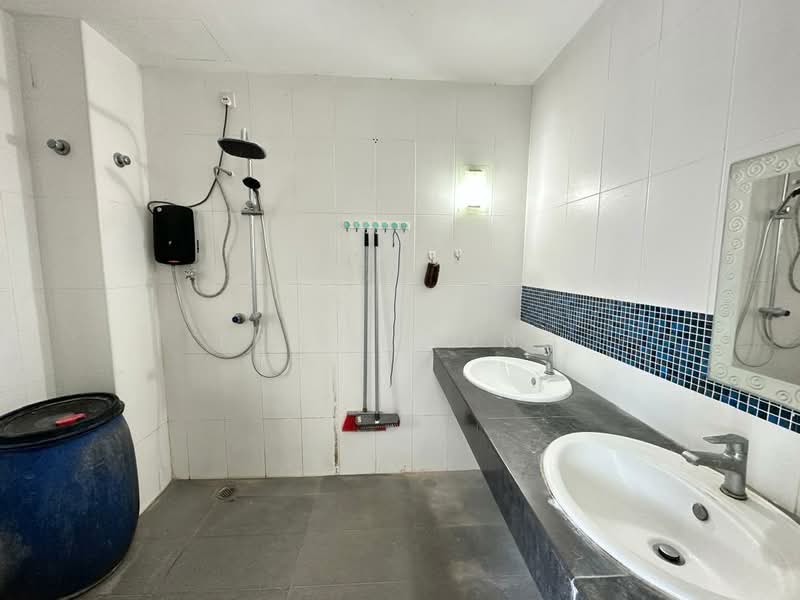 Rumah Teres 2.5-Tingkat untuk Dijual di Taman Meranti Jaya (Puchong) - Felix Wong - Bathroom - PropertyGuru.com.my