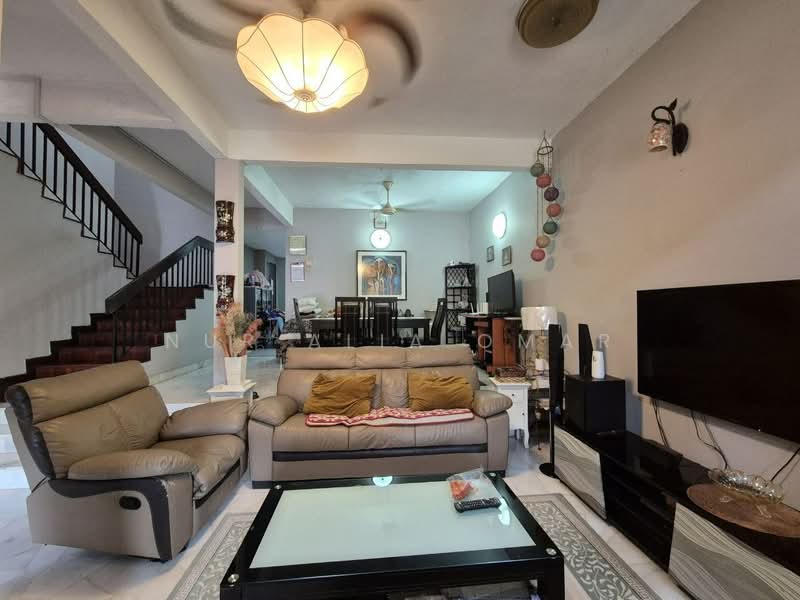 2-storey Terraced House for Sale in SS19 (Subang Jaya) - Nur Alia Omar - Living Room - PropertyGuru.com.my