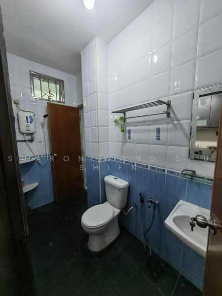 2-storey Terraced House for Rent in Austin (Johor Bahru) - Sharon Wong Shu Shien - Bathroom - PropertyGuru.com.my