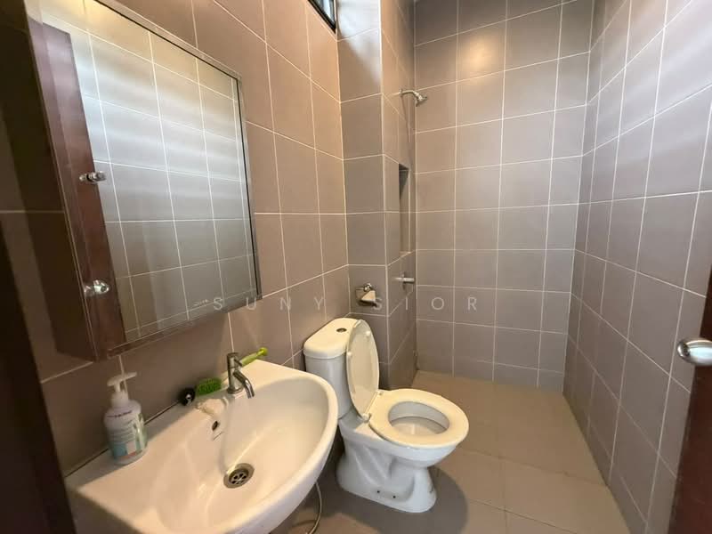 Rumah Berkembar untuk Disewa di Senibong (Permas Jaya) - Suny Sior - Bathroom - PropertyGuru.com.my