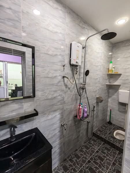 Rumah Teres 1-Tingkat untuk Dijual di Taman Universiti (Skudai) - Seven Tay - Bathroom - PropertyGuru.com.my