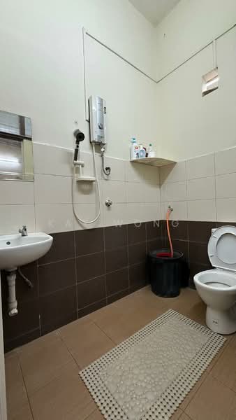 Rumah Teres 2-Tingkat untuk Dijual di Pulau Tikus (Penang) - Kay Wong - Bathroom - PropertyGuru.com.my