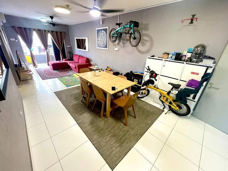 Apartment for Sale at Gapura Bayu - Riza Ahmad - Living Room - PropertyGuru.com.my