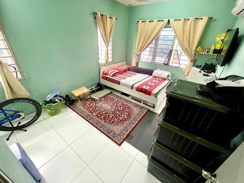 Apartment for Sale at Gapura Bayu - Riza Ahmad - Bedroom - PropertyGuru.com.my