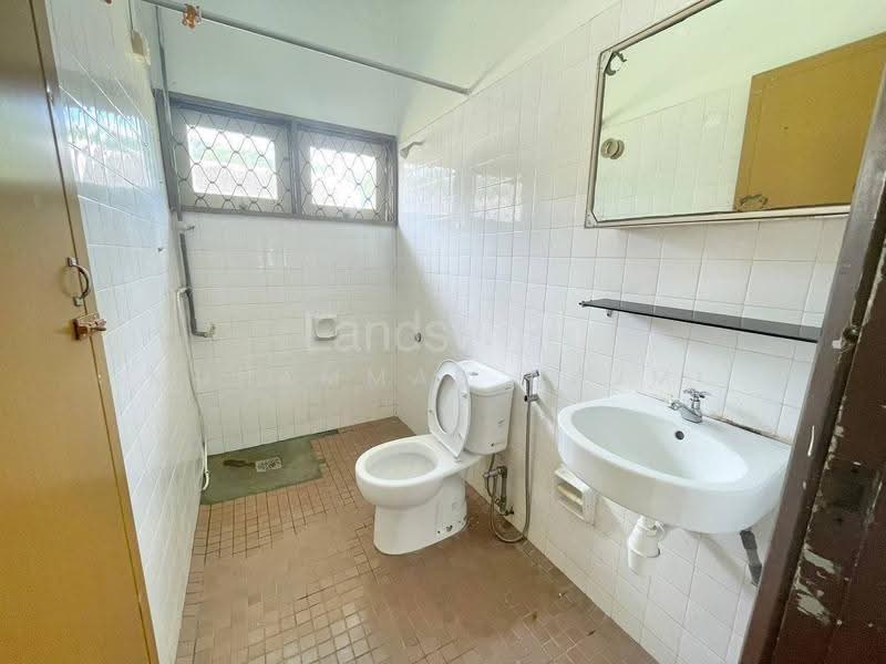 Rumah Berkembar untuk Dijual di Kerteh (Terengganu) - Muhammad Najmi - Bathroom - PropertyGuru.com.my