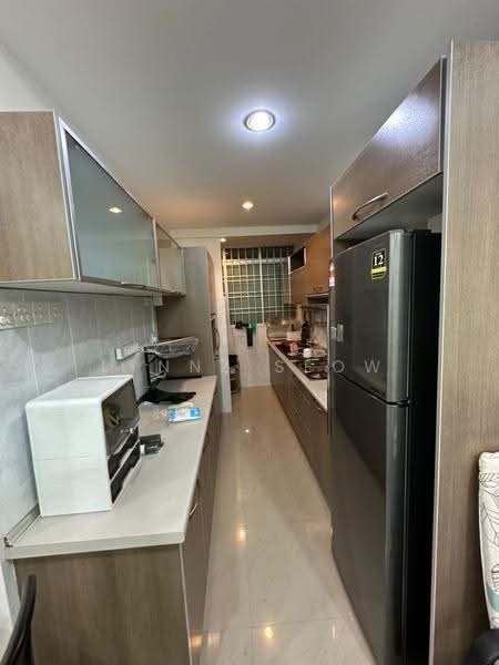 Pangsapuri untuk Disewa di University Place (Plaza Ivory) - Lynnz Seow - Kitchen - PropertyGuru.com.my