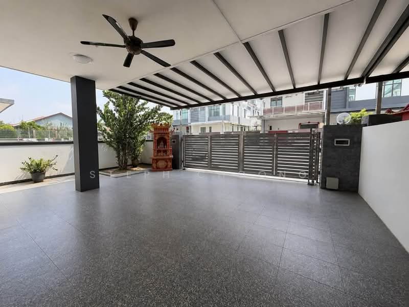 Rumah Teres 3-Tingkat untuk Dijual di Taman Mutiara Mas (Skudai) - Steph Choong - Exterior - PropertyGuru.com.my