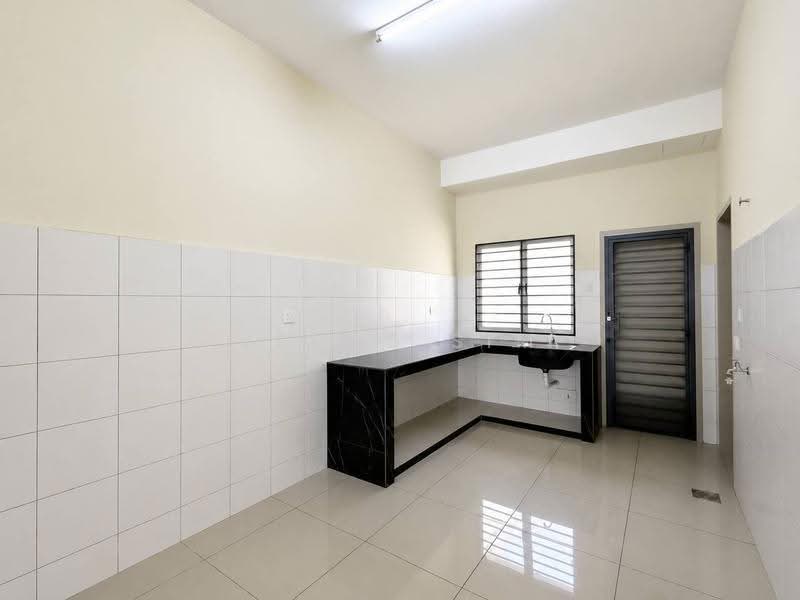 Rumah Teres 2-Tingkat untuk Disewa di Bandar Rimbayu (Telok Panglima Garang) - Venus Sim - Kitchen - PropertyGuru.com.my