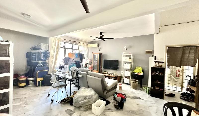 Pangsapuri untuk Dijual di Subang Perdana Goodyear Court 8 - Carlson Chee - Living Room - PropertyGuru.com.my