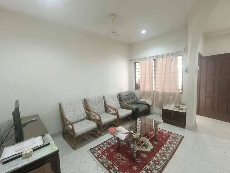 Rumah Teres 2-Tingkat untuk Dijual di SS19 (Subang Jaya) - Hazeman Omar - Living Room - PropertyGuru.com.my
