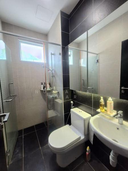 Rumah Berkembar untuk Dijual di Setia Eco Park (Setia Alam) - Nur Alia Omar - Bathroom - PropertyGuru.com.my