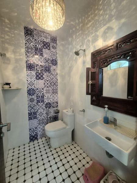 Rumah Berkembar untuk Dijual di Setia Eco Park (Setia Alam) - Nur Alia Omar - Bathroom - PropertyGuru.com.my
